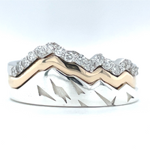 Load image into Gallery viewer, 14k Yellow Gold Kings Peak Tracer Band
