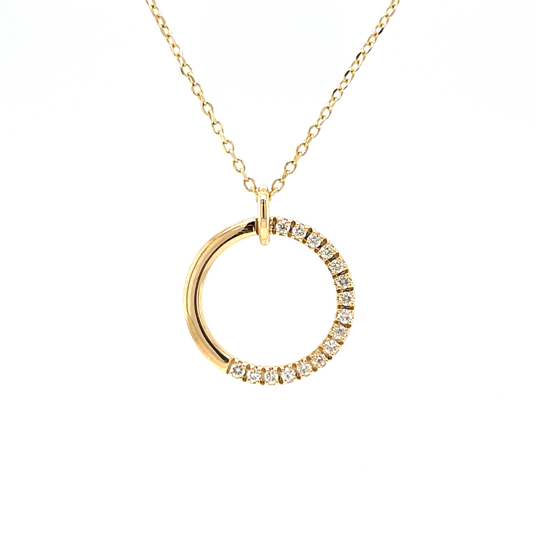 Moving Diamond Circle Necklace